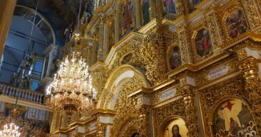 Kutsal bakire Meryem varsayım büyük kilisede ikonostasisin arıyorum harika ve büyük antik altın Kiev Prchersk Lavra için ait
