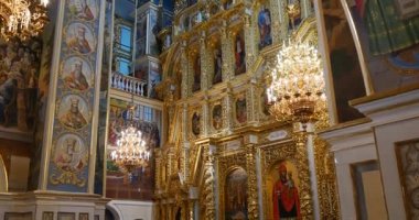 Muhteşem altın ikonostasisin kutsal bakire Meryem Assumptionof büyük kilise seyir Kiev Perchersk Lavra için ait