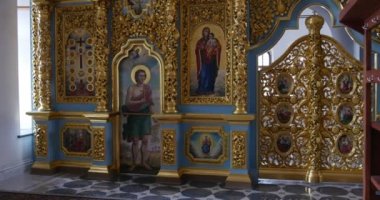 Büyük Kilisesi Kutsal bakire Meryem Kiev varsayım altın ve mavi unsurları ile küçük İkonostasisin