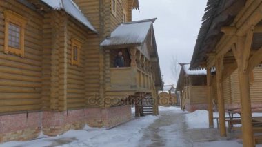 Adam günlük kilise Skit Sviatogorskaya Lavra tarihi binalar gezi tüm azizlerin bir ahşap balkon ünlü yerler kış manzara için ayakta