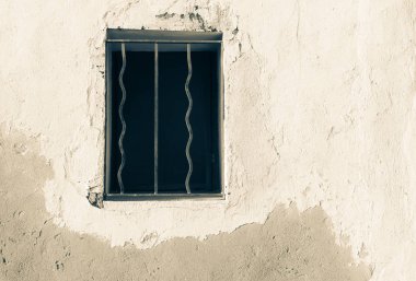 Duvar barlarda ile açılış penceresi