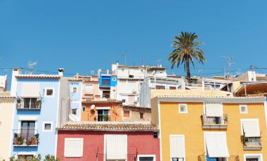 La Vila Joiosa, Costa Blanca İspanya çok renkli evleri.