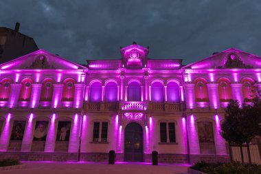 Mor ışık, Carc gece tasarım okul binası Kütüphanesi
