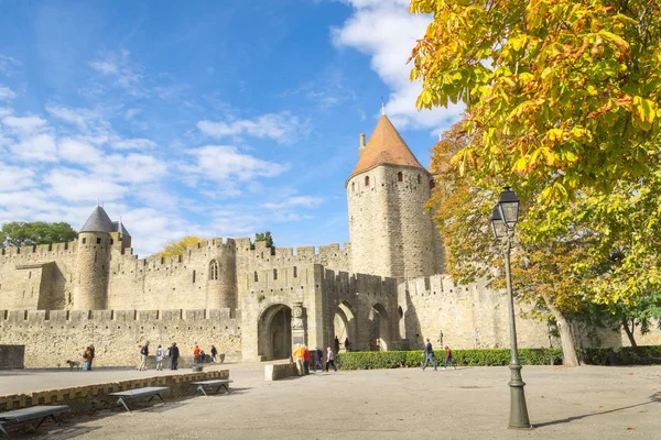 Castillo o fuerte conocido como La Cite de Carcassonne, Francia — Foto de Stock