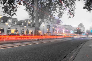 Gece sahnelerinde Toulouse archtitecture, köprü ve sokakları.