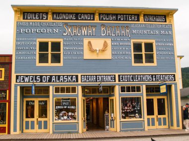 Yoğun Skagway ın Bazaarı bina imzaladı
