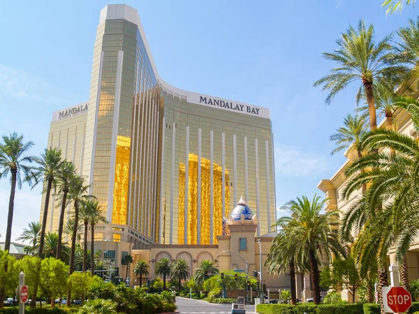 Enorme Mandalay Bay Hotel Resort y Casino Las Vegas . —  Fotos de Stock