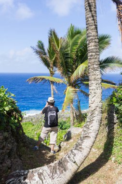 Sağlam ve pürüzlü kıyı özelliği mercan boyunca Togo uçurum COA'ları