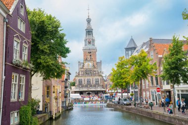 Historic Waag veya tartmak house, çevrili ornately dekore edilmiş 