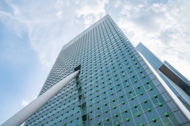 Sokaktan aşağıda, Kpn Telekom bina cephe mimarisi