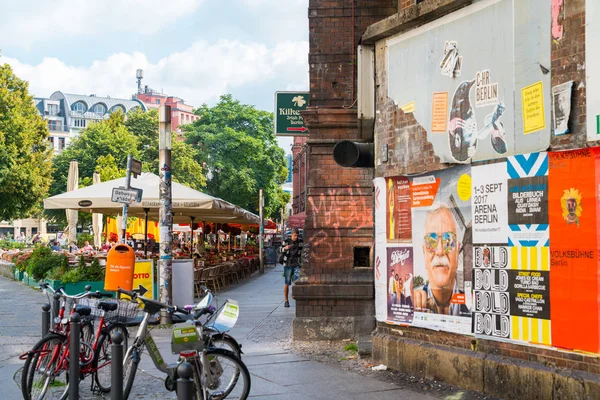 Dış Hackescher Pazar İstasyonu tarafından yemek