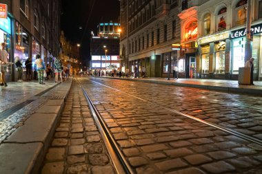 Prag sokakları geceleri