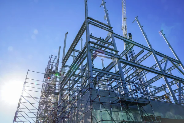 Constructiestaal kader voor nieuwbouw. — Stockfoto