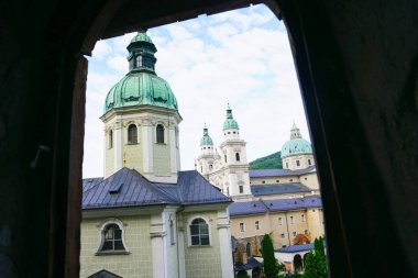 Catacombs gelen bina ve kilise kubbe pencereden görüntüleme 