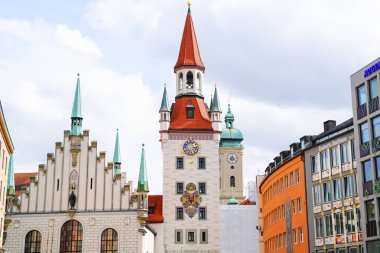 Marienplatz Münih'teki eski Münih Belediye Binası
