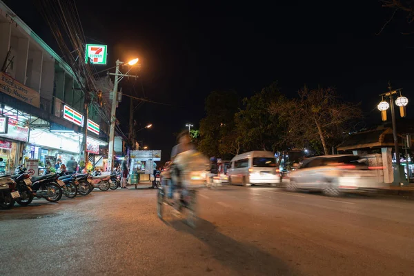 Chaing Mai urbano noche calle escena — Foto de Stock