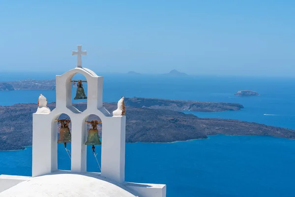 Tres campanas de iglesia con paisaje Mediteranneano —  Fotos de Stock