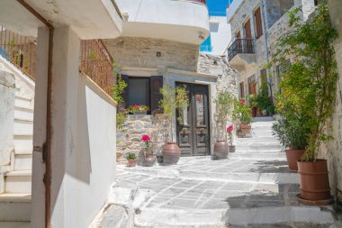 Filoti 'deki Yunan Adası köyü sahnesi.