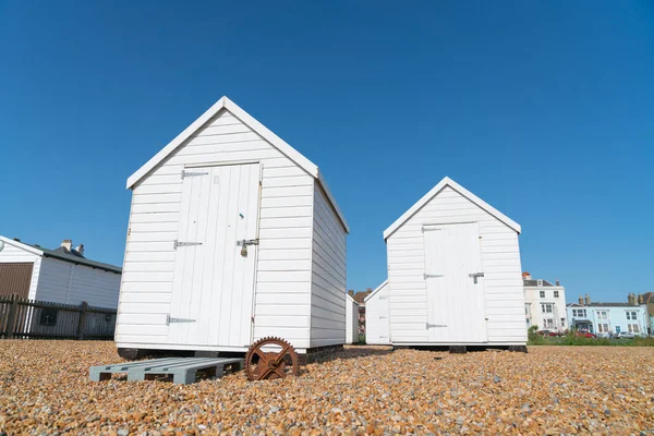 Two white beach sheds on Deal waterfront. — 스톡 사진