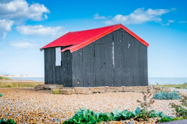 Famous black shed with red roof on Rye Nature Reserve. — 스톡 사진