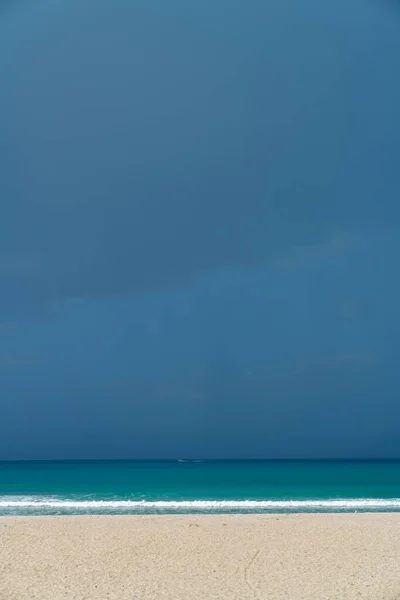 Bollards Mark Out Access Dunes Main Beach White Sand Turquoise — Stock Photo, Image