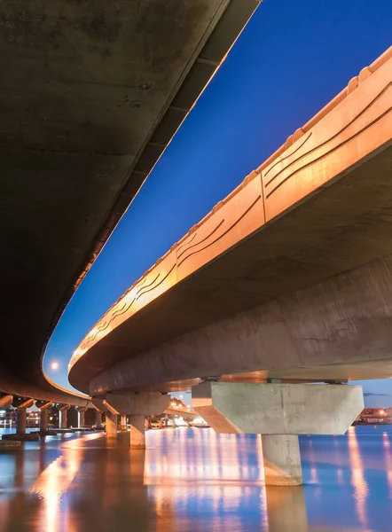 Schwungvolle Linien Der Tauranga Harbour Bridge Die Sich Wasser Unten — Stockfoto