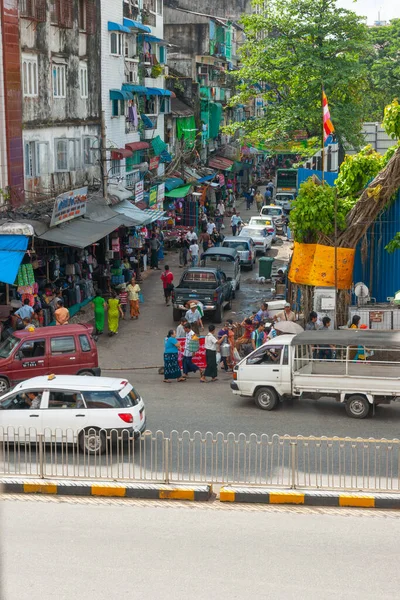 Yangon Myanmar Octubre 2013 Típicamente Calle Ciudad Asiática Birmania Composición — Foto de Stock