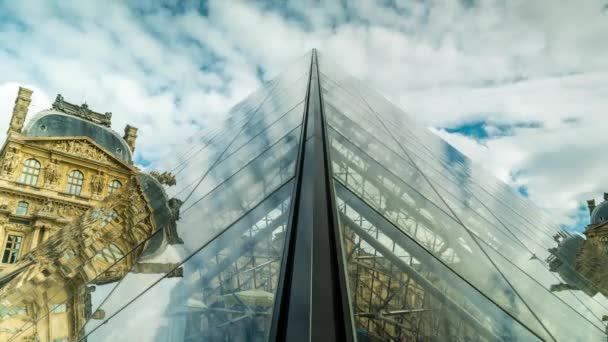 Piramide del Louvre Nuvole Time-lapse — Video Stock