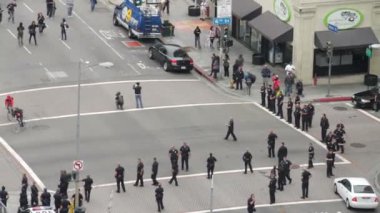 Polis protesto yaklaşımlar
