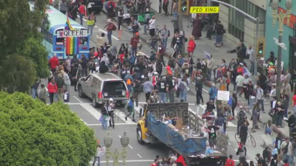 Protesta muchedumbre Amasses — Vídeos de Stock