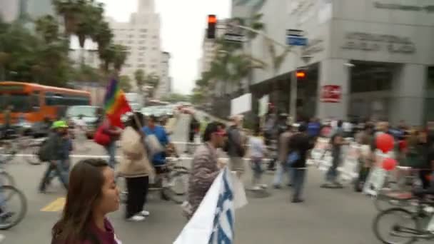 Marchas de rally en DTLA — Vídeos de Stock