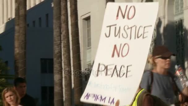 "NO JUSTICIA NO PAZ "señal de manifestación — Vídeo de stock