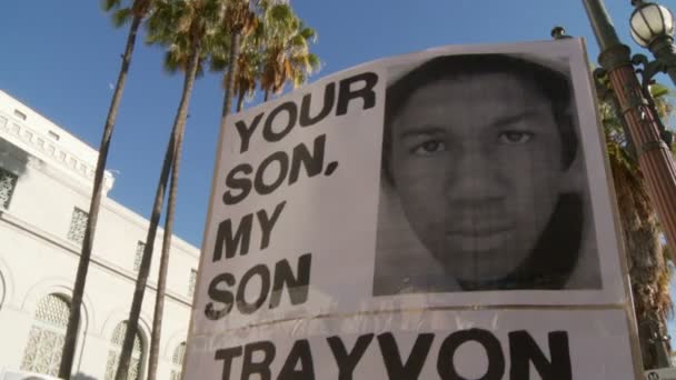 "Trayvon is onze zoon "teken — Stockvideo