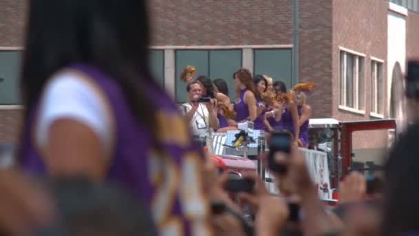 Lakers Kız Yürüyüşü Laker Kızları Dans Takımının Tepesinde Los Angeles — Stok video