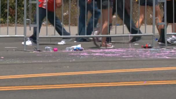 Silly String Parade Empty Cans Trash Confetti Mess Left Street — Stock Video