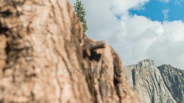 Felfedi a gyorsított Yosemite-vízesés — Stock videók