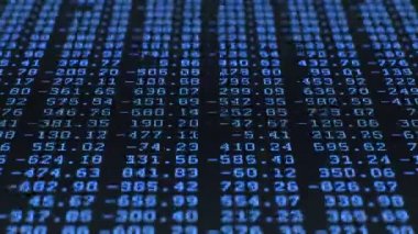 Rasgele veri basamak, Lcd ekran. Randomize pozitif ve negatif ondalık sayılar pixelated mavi Lcd ekran üzerinden dalgalanma. Makro, 60fps.