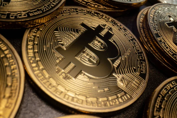 Macro Bitcoin Medallones Pila, Cerca — Foto de Stock