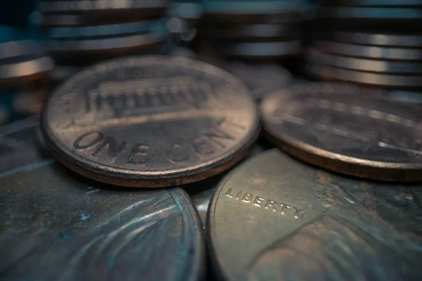 Geniş makro mercek, bir yığın bakır Amerikan penisinin içinde bazı değişikliklerin aşırı yakın çekim (ECU).