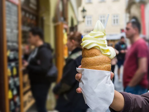 Ünlü Prag, Çek Cumhuriyeti satılan dondurma çörek koni