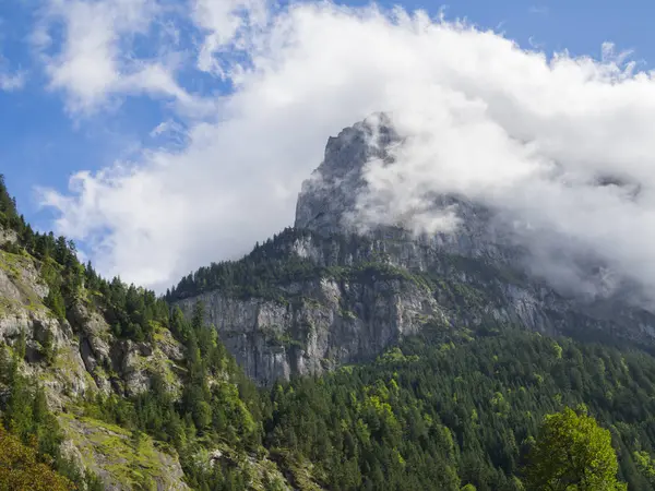 Montaña Piedra Con Cielo Nube — Foto de Stock