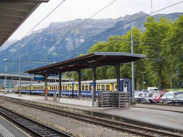 Interlaken Szwajcaria Września 2017 Sbb Pociąg Przyjedzie Dworca Kolejowego Interlaken — Zdjęcie stockowe