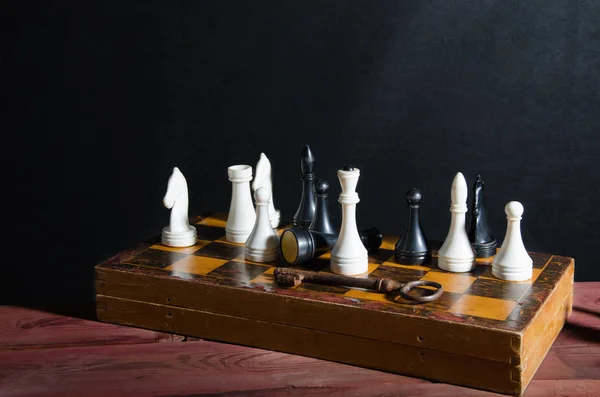 Фігури на шаховій дошці — стокове фото