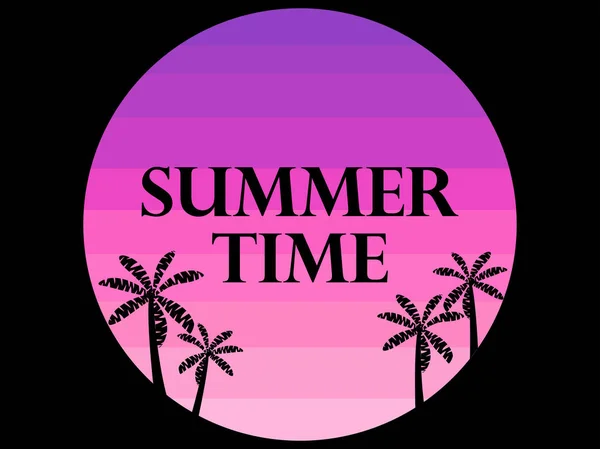 Hora de verano, texto sobre el fondo del sol en estilo retro con palmeras. Banner al estilo de los 80. Ilustración vectorial — Vector de stock