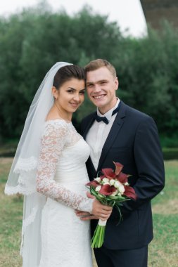 Mutlu gelin ve damat düğün günlerinde