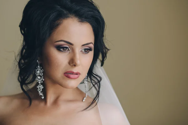 The bride prepares for wedding — Stock Photo, Image