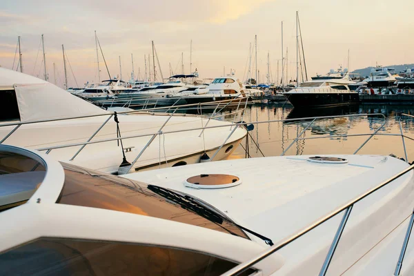 A beautiful view of the sea. Sea coast. Port with a large number of ships — Stock Photo, Image