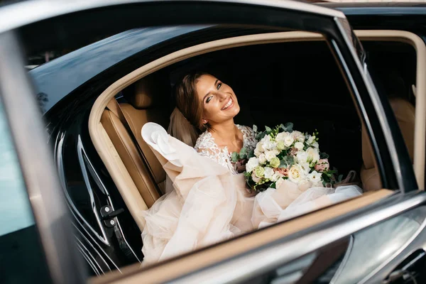 La novia el día de su matrimonio — Foto de Stock