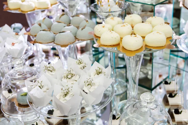 Düğün için bir masa.