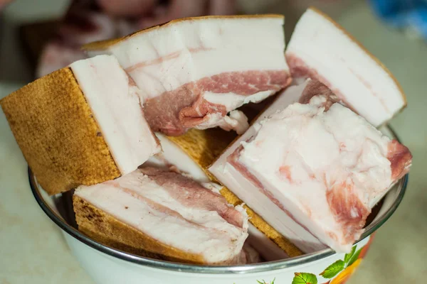 Manteca de cerdo acostada en un bol —  Fotos de Stock